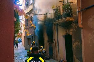 Crema un líquid inflamable dins un local a Castelló d'Empúries i obliga a desallotjar els veïns