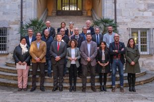 Generalitat, Diputació i quinze ajuntaments impulsaran l'aeroport de Girona i hi aportaran 2 MEUR