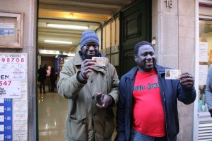 Ibrahim Cante, un dels premiats a Olot: ''És el primer cop que compro loteria''