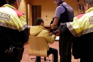 5 anys de presó per l'acusat d'intentar matar un home apunyalant-lo al coll en ple carrer a Olot