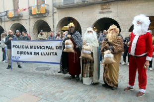 Policies disfressats de Reis d'Orient porten carbó a l'equip de govern de Girona