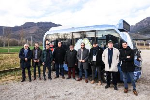 La Generalitat i TEISA presenten el primer autobús elèctric en un transport a demanda