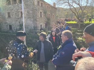 Fins a 929 persones acompanyen el Pare Pelegrí en la travessia entre Tossa i Santa Coloma