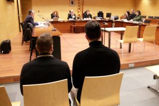 Jutgen dos acusats d'abusar sexualment en grup d'una menor de 15 anys