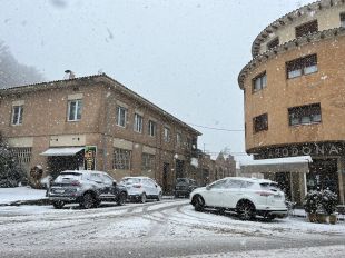 La nevada deixa als alumnes sense escola al Ripollès i talla la C-37 a Bracons
