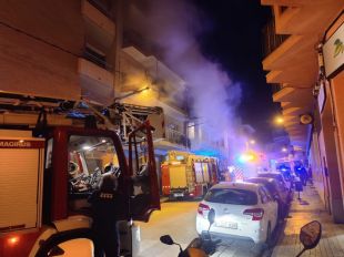 Un incendi en un pis deixa un ferit i dinou desallotjats a Blanes