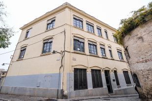 Girona habilita l'edifici de l'antiga UNED com a refugi climàtic per a sensesostre