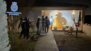 Detingut un exmilitar albanès i la seva dona per cultivar i vendre marihuana a Riells i Viabrea