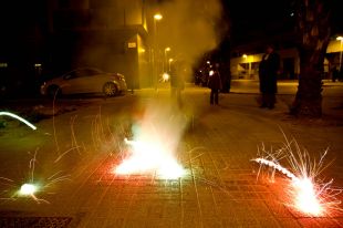 Els Bombers demanen extremar la precaució a l'Empordà amb els petards per la forta tramuntana