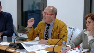 L'alcalde de Calonge expulsa del ple a Norbert Botella que surt escortat per la Policia Municipal