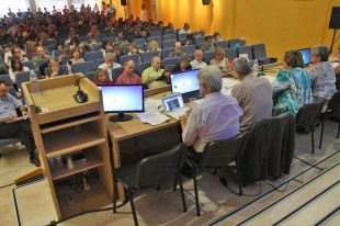 El PSC demana a CiU que incrementi el pressupost destinat a universitats i recerca