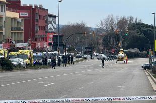 Tres ferits en llençar-se pel celobert intentant fugir dels Mossos a la Jonquera