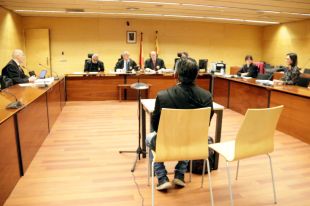 9 anys i 1 dia de presó per l'acusat de violar la neboda de 14 anys mentre dormia a Caldes de Malavella