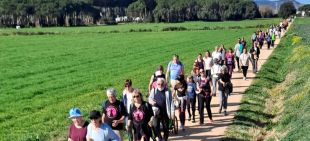 Unes 400 persones caminen per la igualtat entre Santa Cristina, Platja d'Aro i Sant Feliu de Guíxols