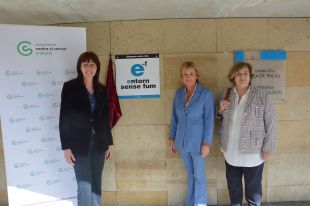 Els entorns dels centres cívics de Girona passen a ser espais lliures de fum
