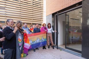 Girona inaugura la nova seu de l’Espai LGTBI ubicat al barri de la Devesa-Güell