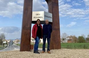 Vilablareix inaugura l'escultura de l'artista local Rafel Planella