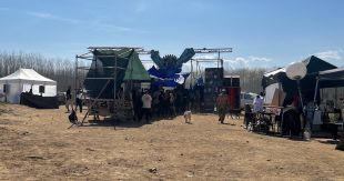 La 'rave' del Gironès es focalitza a Cervià de Ter i ja concentra a 300 persones