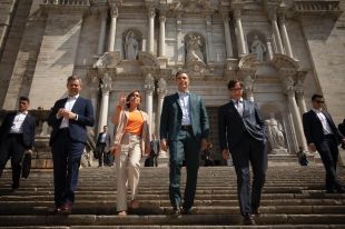 Pedro Sánchez fa el ''turista'' per Girona amb Sílvia Paneque i Salvador Illa