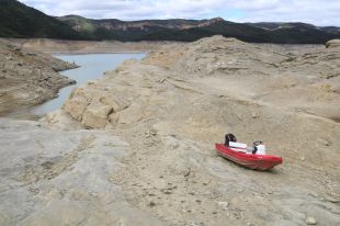 El Govern descarta aixecar les restriccions d'aigua encara que acabi la temporada turística