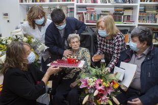 La veïna de Girona, Remei Torrellas, compleix 100 anys