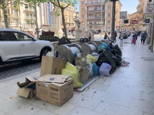 La segona jornada de vaga d'escombraries a Figueres ja té efectes visibles al carrer