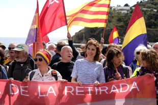 Unes 200 persones participen en la marxa de 'la Retirada' entre Portbou i Argelers