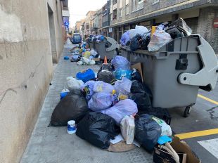 La CUP de Figueres proposa municipalitzar el servei de recollida d'escombraries