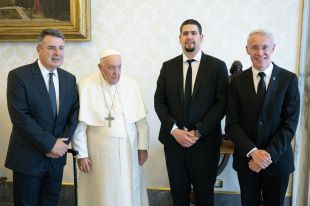 El papa Francesc rep en audiència privada el president de la Diputació de Girona