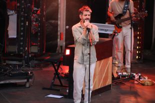 Joan Dausà arranca la gira 'Jo mai mai. 10 anys' a les escales de la Catedral a Girona