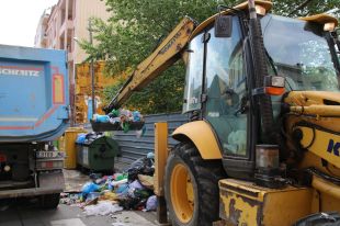 Figueres continua negociant la vaga d'escombraries mentre empreses externes netegen la ciutat