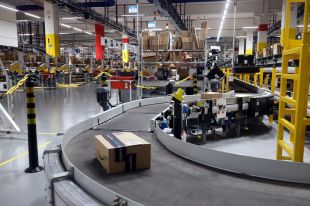 Amazon comença a expedir comandes des del centre logístic de l'Empordà