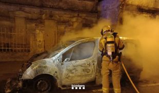 Calcinada una furgoneta de matinada a Cornellà del Terri