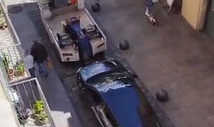 Un conductor drogat es dona a la fuga pel Barri Vell de Girona