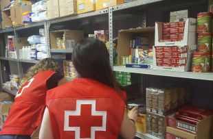 170.000 gironins vulnerables rebran aliments per part de la Creu Roja