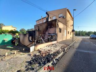 Dos ferits en l'incendi a un cobert a Cornellà del Terri