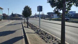 Intenten emportar-se un dels radars fixes de Mont-ras serrant-lo amb una radial