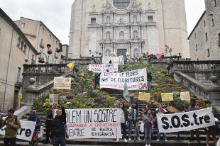 Activistes gironins denuncien al Temps de Flors un model de ciutat que ''expulsa els veïns''