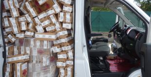 Recuperen a Riudellots una furgoneta robada amb 9.000 encenedors a l'interior