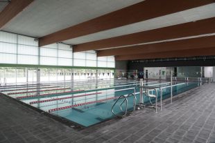 Santa Coloma de Farners treu a concurs la gestió de la piscina coberta per 382.000 euros i vuit mesos