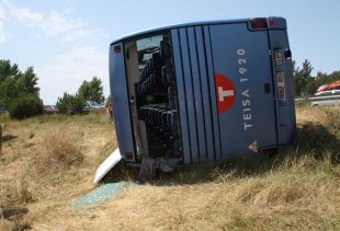 Fins a 44 ferits en un accident d'autocar a Cassà de la Selva