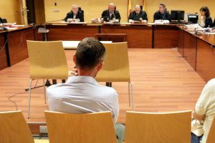 Un estafador es va embutxacar més de 12.000 euros d'una dona fingint una relació amorosa