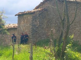 Fan una recol·lecta per pagar la defensa de l'home que es va atrinxerar en un mas de les Llosses