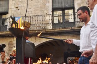 La Flama del Canigó encén la revetlla amb actes arreu de les comarques gironines