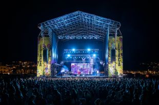 El Festival Ítaca Sant Joan arrenca a l'Estartit amb 3.000 assistents