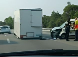 Un remolc es desenganxa d'un vehicle i provoca un accident a la C-65 a Llagostera