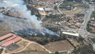 Un incendi de vegetació forestal crema unes 1,5 hectàrees a Mont-ras