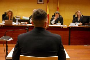 Absolt l'acusat d'humiliar, amenaçar i agredir sexualment la parella a Lloret