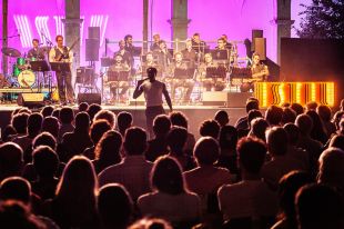 Arrenca el festival Istiu de Castelló d'Empúries amb Kelly Isaiah i el 70% d'aforament venut