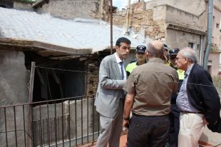 S'esfondra part d'un edifici a Figueres i és necessari desallotjar veïns i comerciants